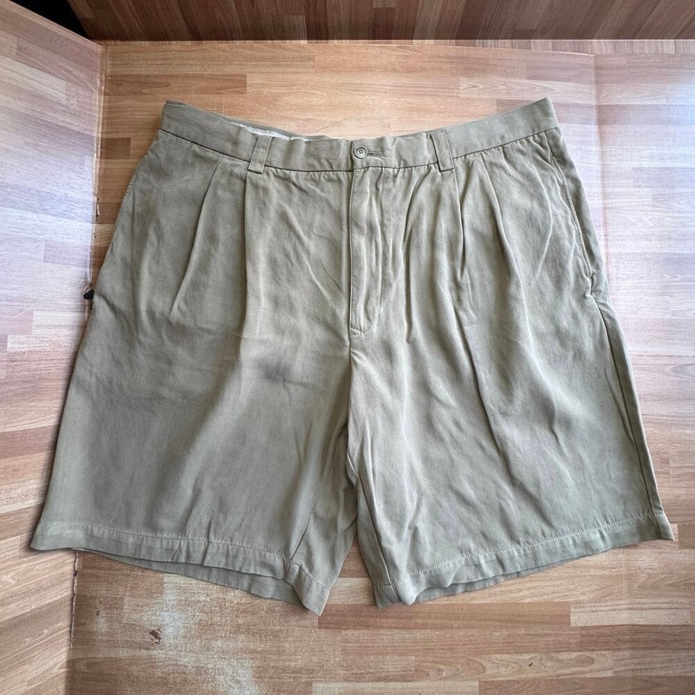 Tommy Bahama khaki, silk, men's flat front Chino golf shorts size 38 - Picture 2 of 14